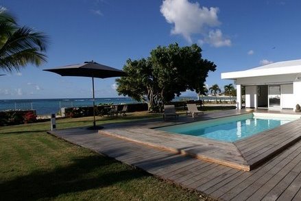 villa les pieds dans l'eau en guadeloupe